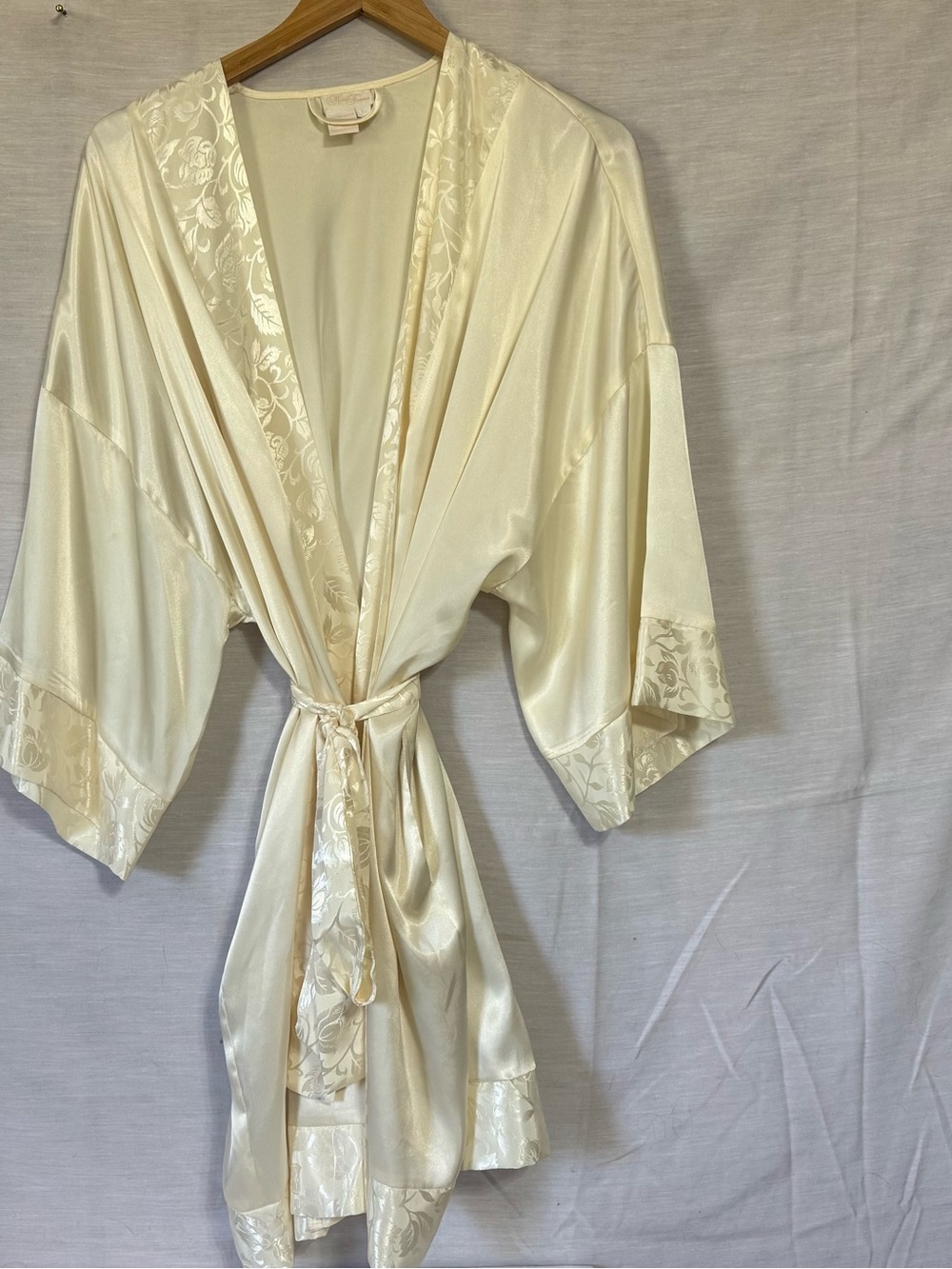Vintage Ivory Satin Robe Floral Trim Kimono Sleeve Belted Large